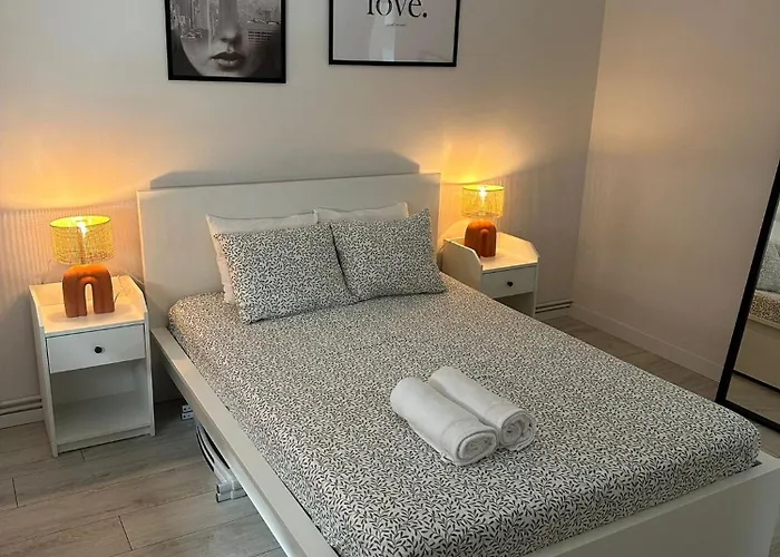 Apartman Cozy Flat 5 Mins From The *