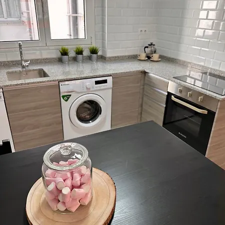 Cozy Flat 5 Mins From The Gijon