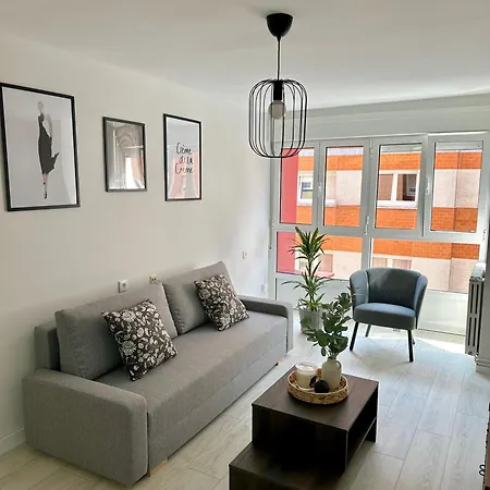 Cozy Flat 5 Mins From The Apartment