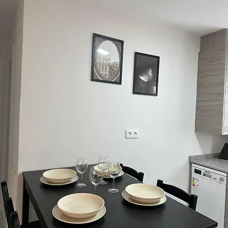 Cozy Flat 5 Mins From The Gijón