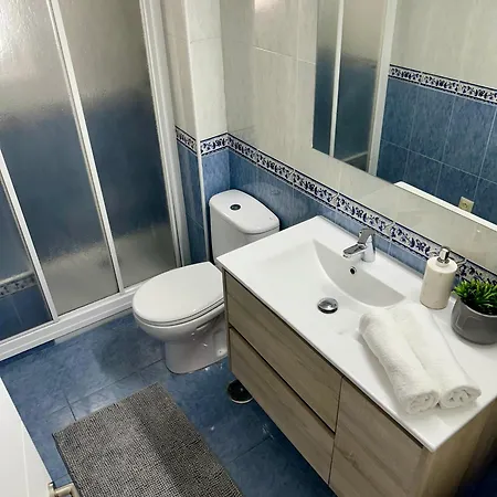 Lägenhet Cozy Flat 5 Mins From The Gijón